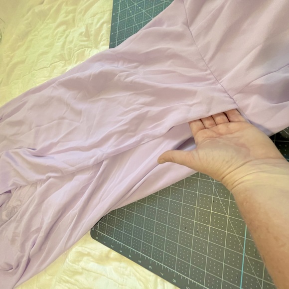 New NWOT Lavender size 2 flowy faux wrap  prom hoco dress Open to offers!!! - Picture 2 of 4